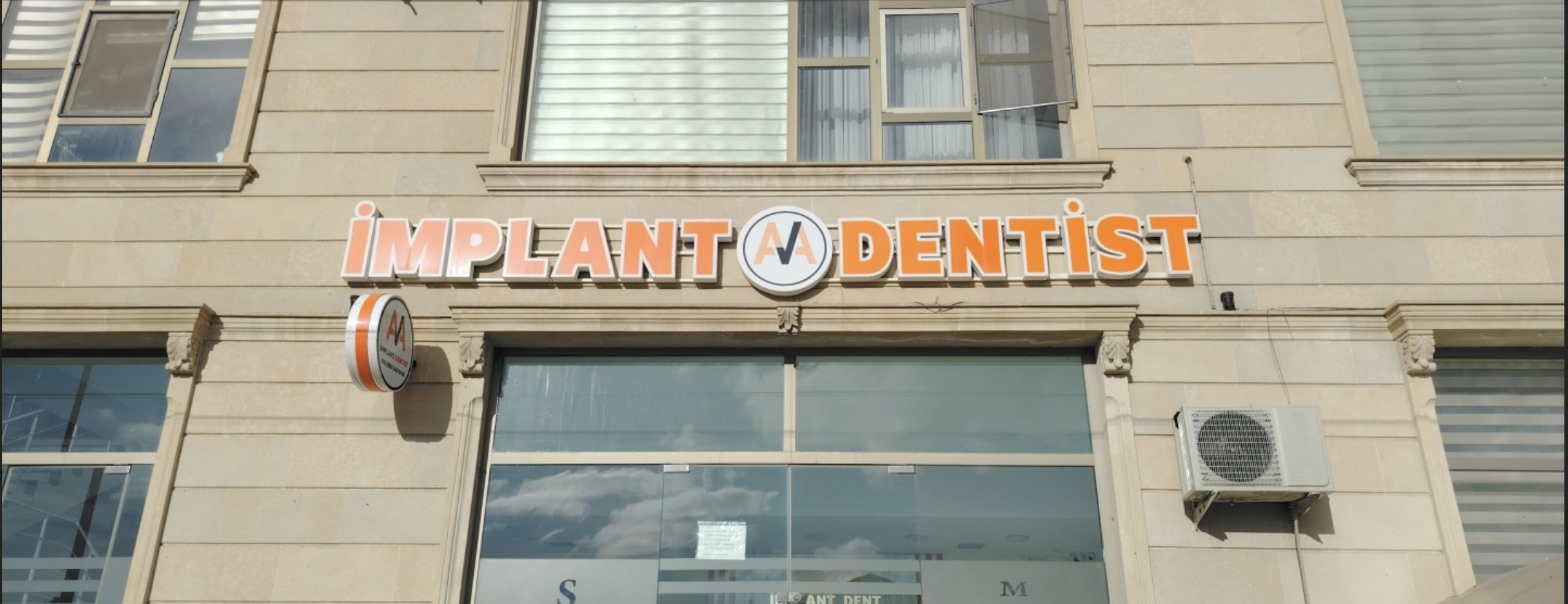 Implant Dentist — şəkil 1